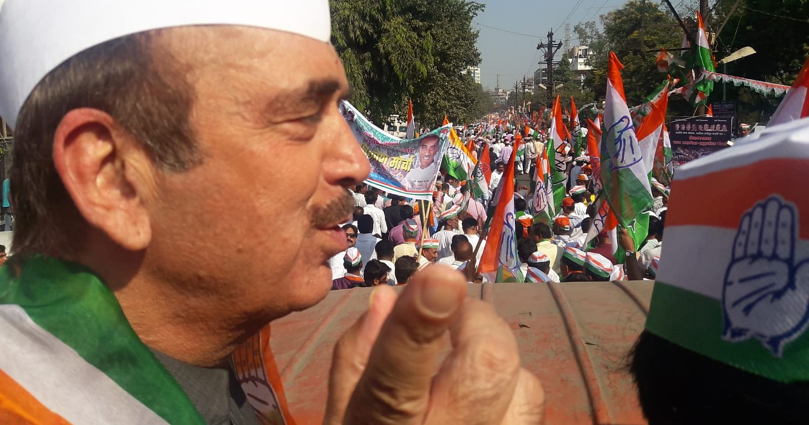 Ghulam Nabi Azad Quits Congress, 8 J&K Leaders Resign In Support