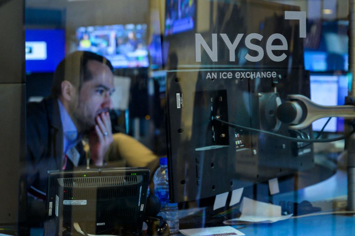 Stock market live updates: Stocks tank after Powell's hawkish Jackson Hole message – Yahoo Finance