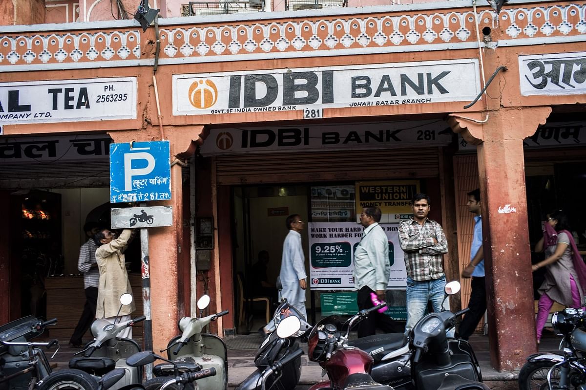 India Said to Weigh Selling at Least 51% of $5 Billion IDBI Bank