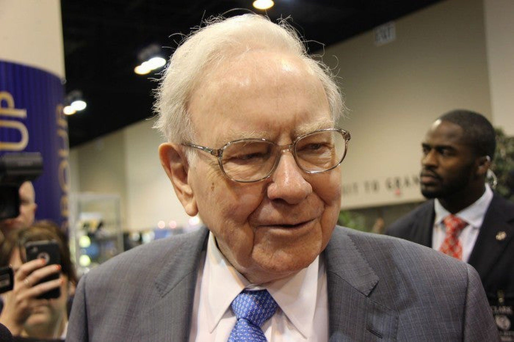 4 Finance Stocks Warren Buffett Has Owned for Over a Decade – The Motley Fool